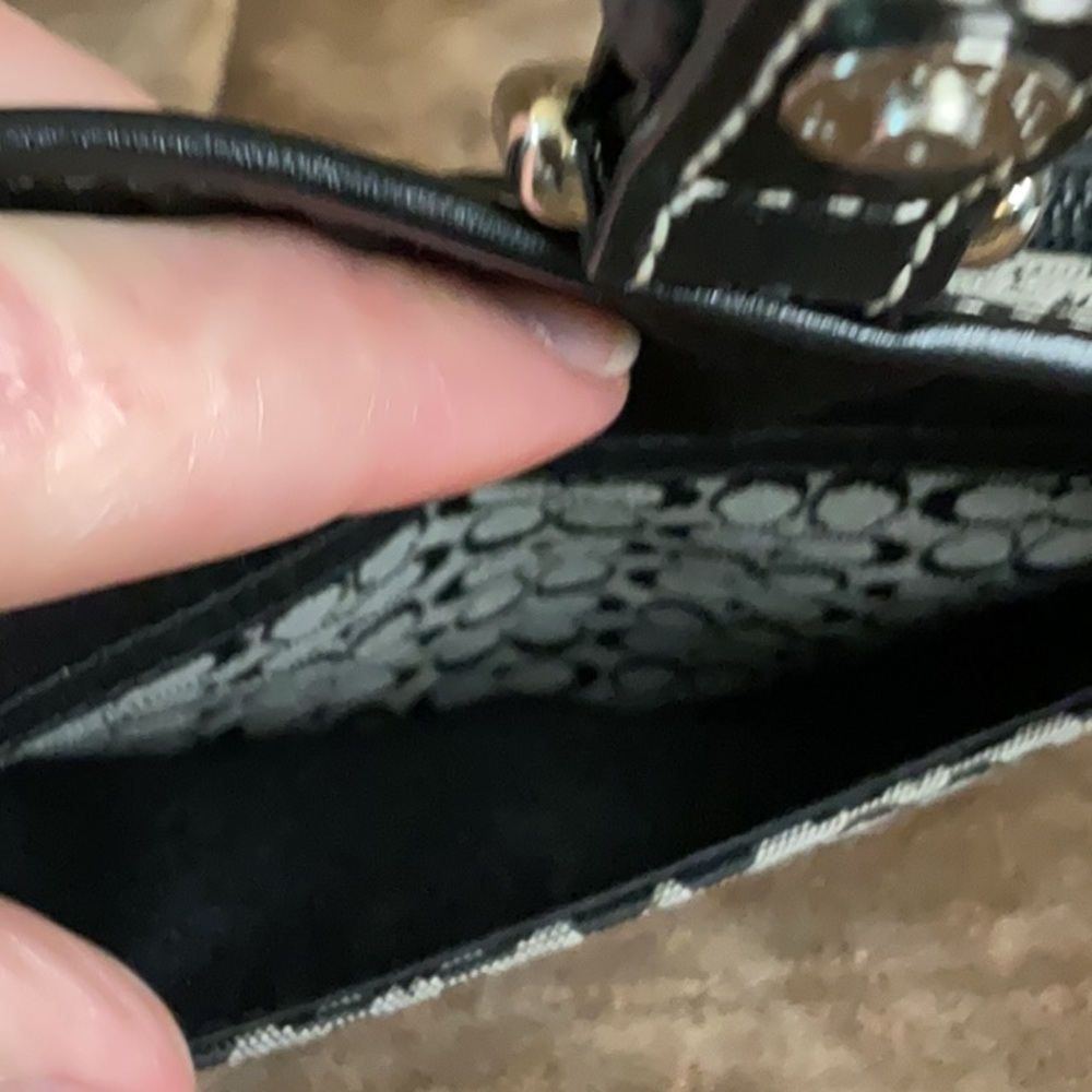 Vintage COACH Large Wristlet - Picture 6 of 8